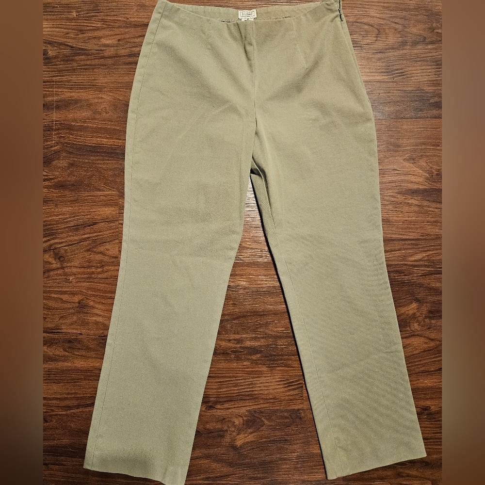 L.L. Bean Khaki Flat Front Pant Size 12 Regular Straight Leg